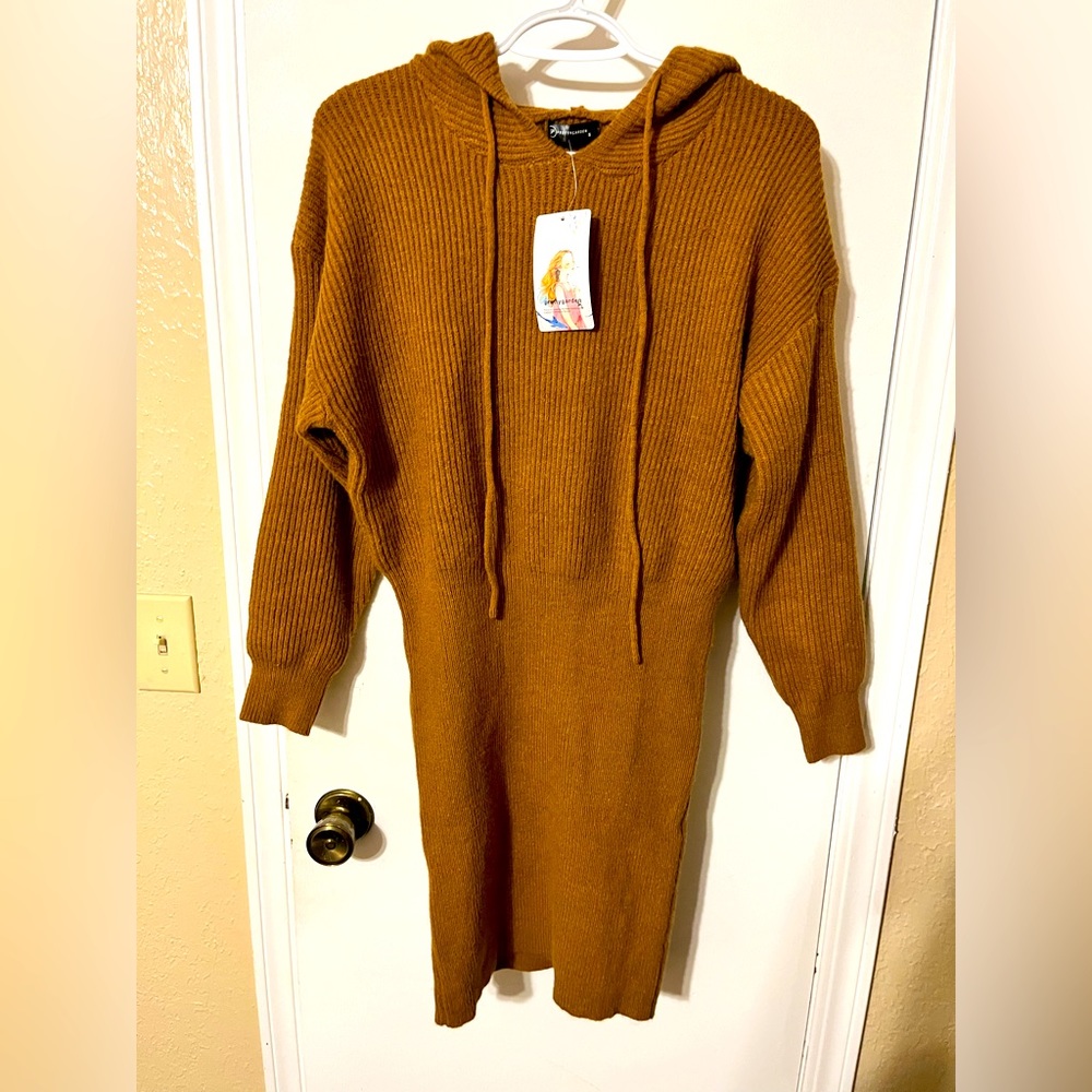Sweater dress. Knit with hood.